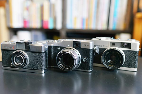 X20とフィルムコンパクトカメラ